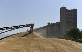 سیلوی ١٠ هزار تُنی ذخیره‌سازی غلات و نهاده‌های دامی در کوهدشت افتتاح شد